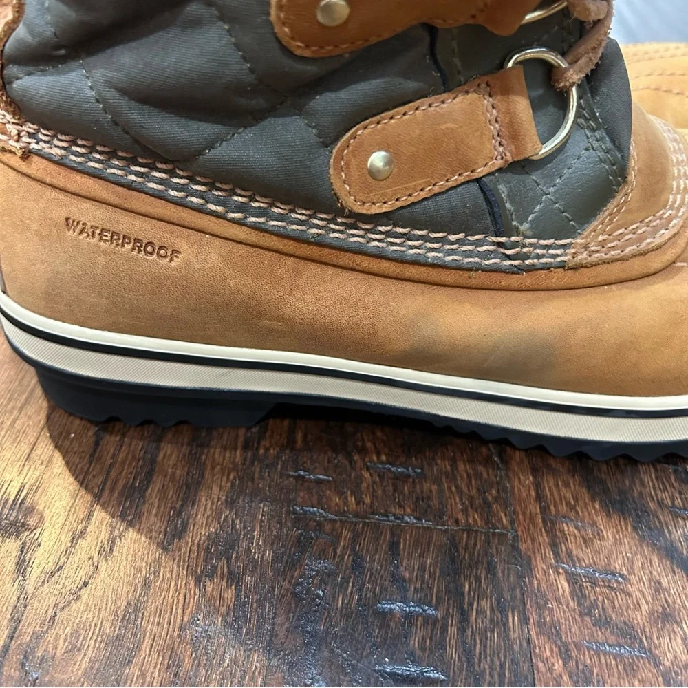 Sorel Tofino Women Sz‎ 9 Lace-Up Boots Winter Camel/Green